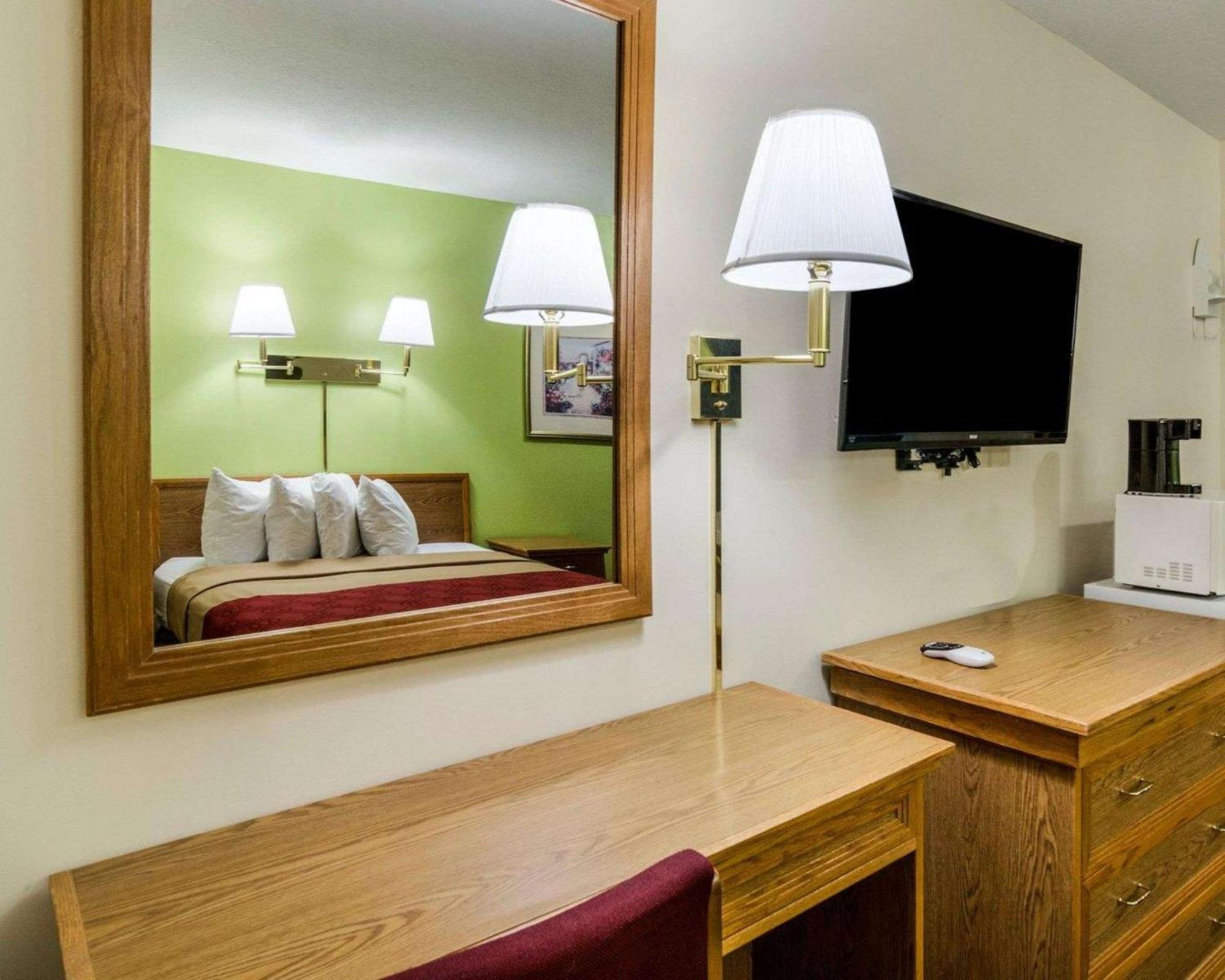 Econo Lodge University Lawrence Kültér fotó